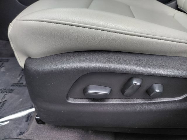 Certified 2023 Cadillac XT4 Luxury FWD image 18