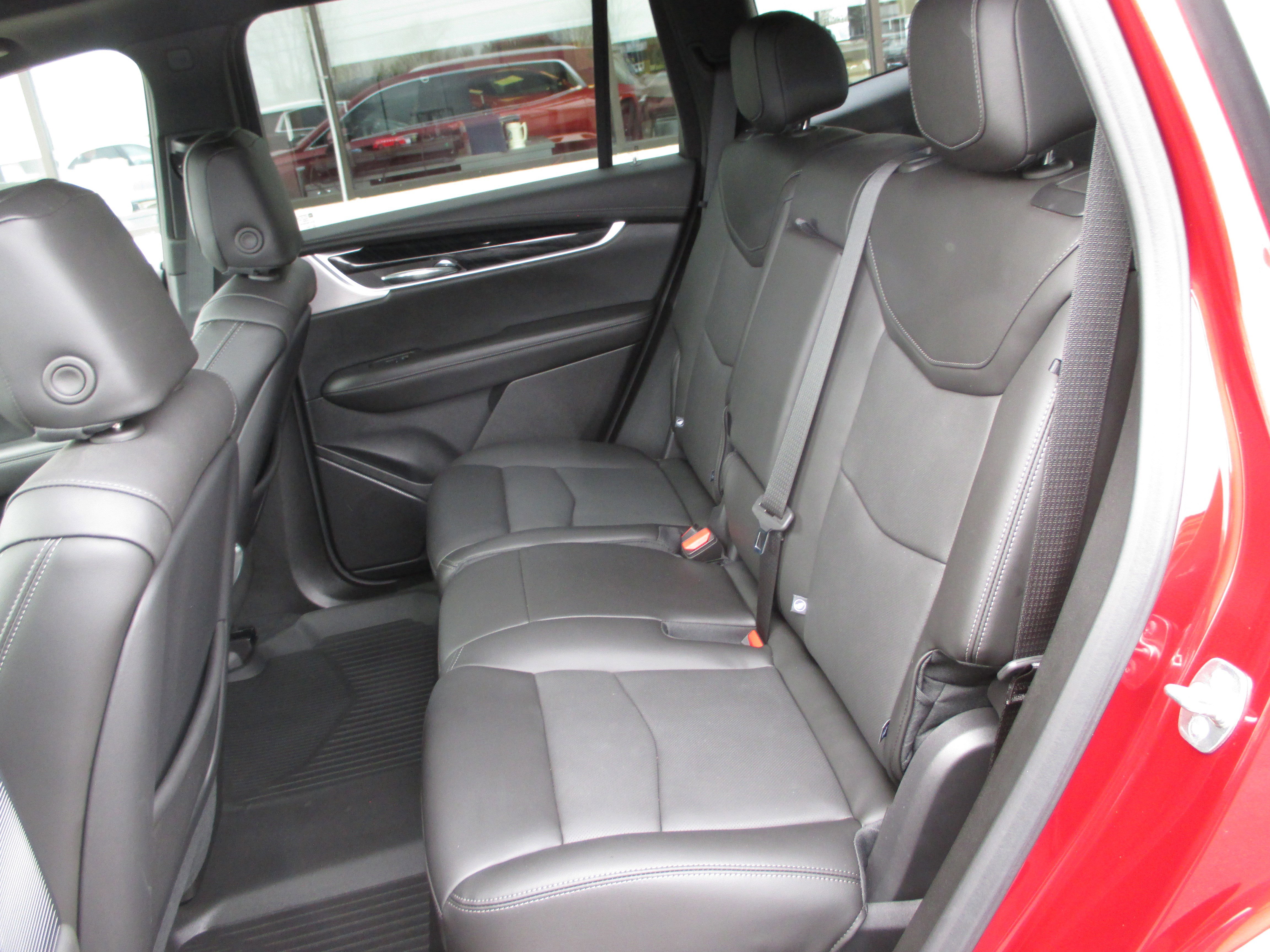 Used 2025 Cadillac XT6 Premium Luxury image 13