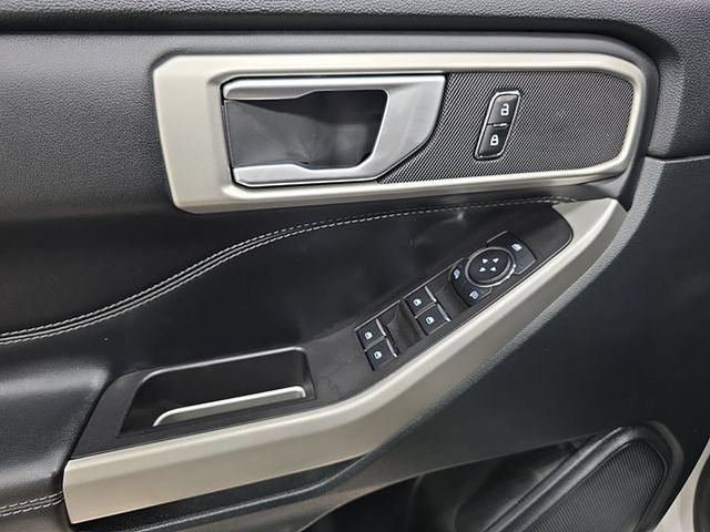 Used 2023 Ford Explorer XLT w/ Equipment Group 202A AWD/4WD image 28