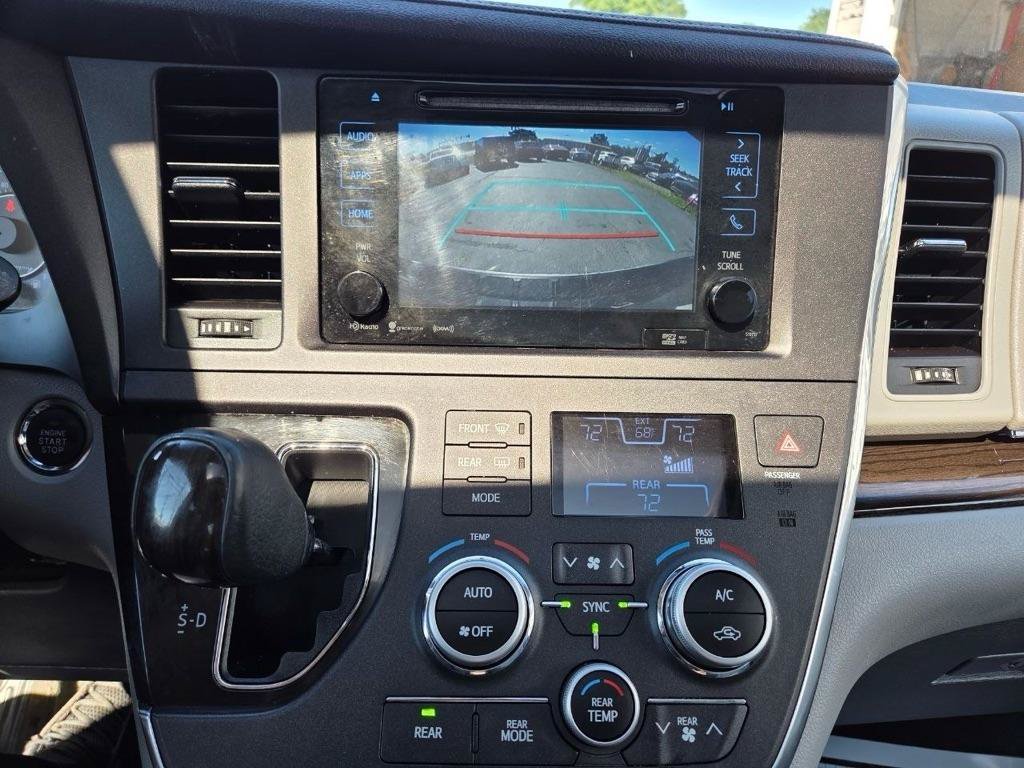 Used 2017 Toyota Sienna XLE w/ XLE Navigation Package AWD/4WD image 22