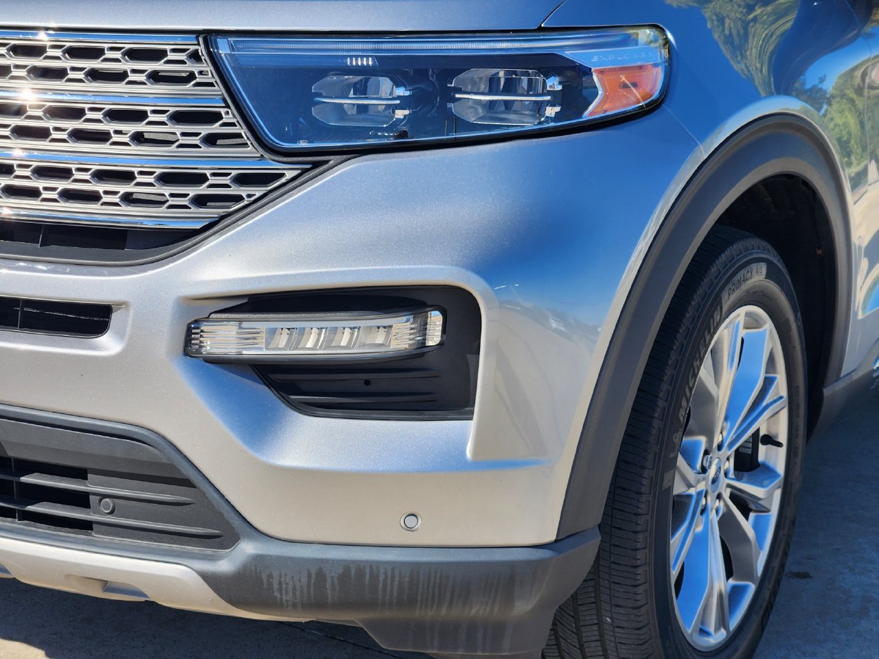 Used 2023 Ford Explorer Limited w/ Equipment Group 301A AWD/4WD image 9