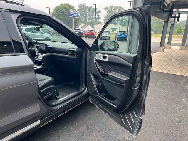 Used 2023 Ford Explorer Platinum w/ Equipment Group 601A image 35