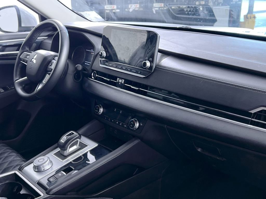 Used 2022 Mitsubishi Outlander SEL image 34