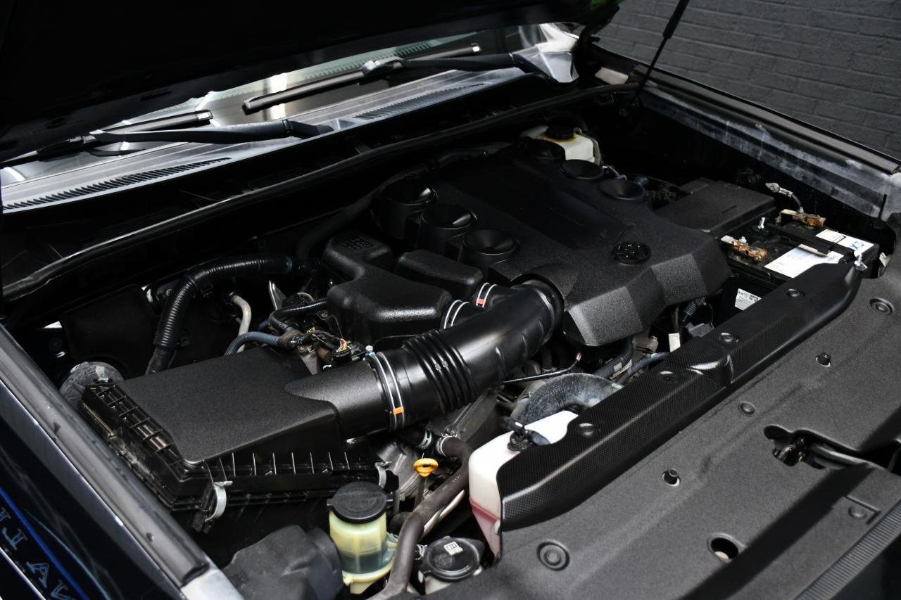 Used 2015 Toyota 4Runner SR5 image 11