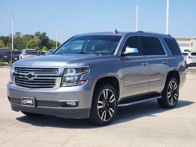 Used 2020 Chevrolet Tahoe Premier w/ Premier 6.2L Value Package AWD/4WD image 3