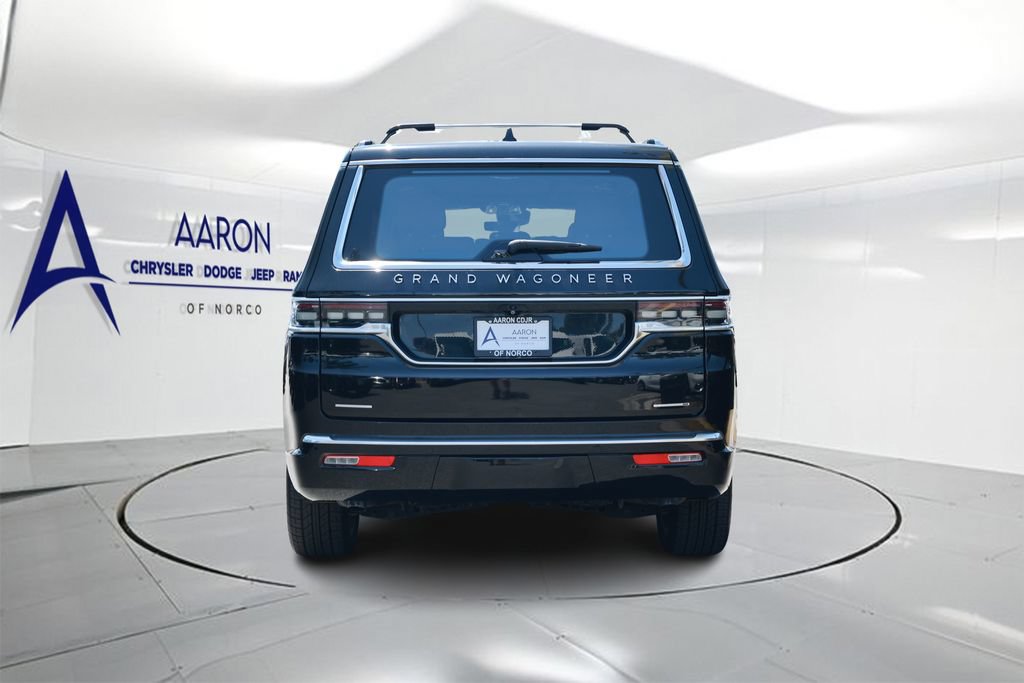 Used 2022 Jeep Grand Wagoneer Series III AWD/4WD image 3