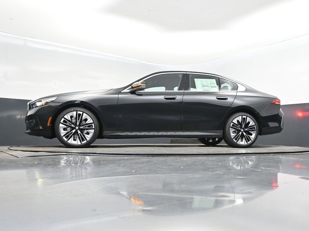 New 2026 BMW 530i w/ Premium Package image 38