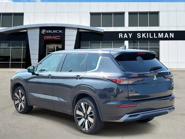 Used 2025 Mitsubishi Outlander SE AWD/4WD image 4