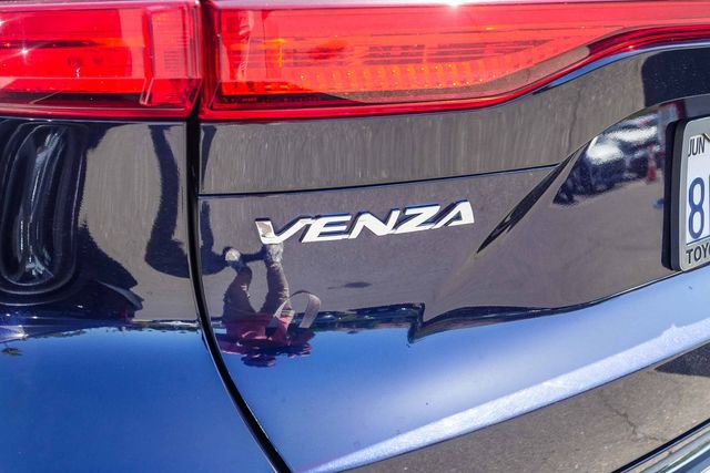 Used 2021 Toyota Venza XLE w/ Carpet Mat Package (TMS) image 13