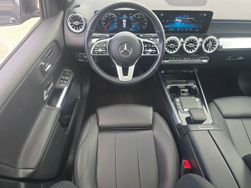 Certified 2023 Mercedes-Benz GLB 250 4MATIC w/ Premium Package image 27