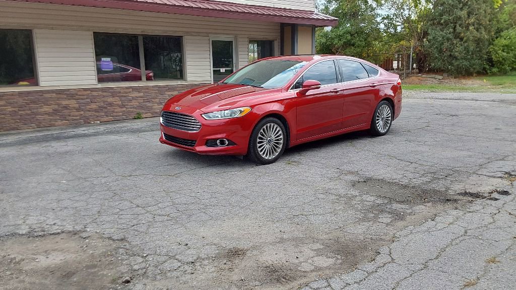 Used 2016 Ford Fusion Titanium FWD image 2