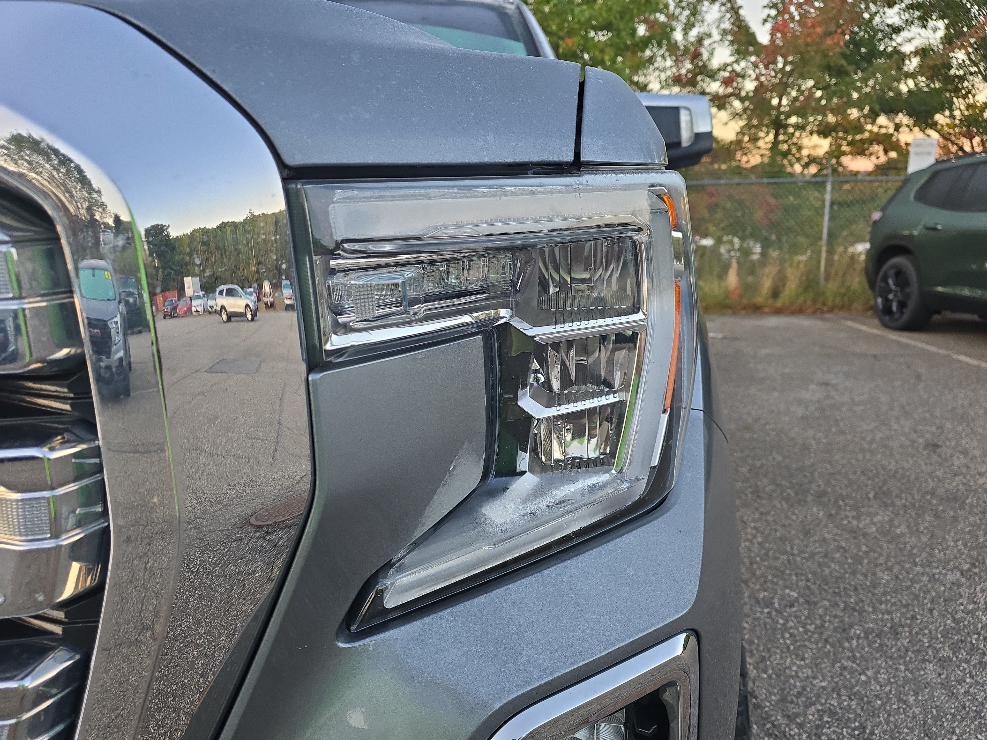 Used 2019 GMC Sierra 1500 SLT w/ SLT Premium Plus Package AWD/4WD image 10