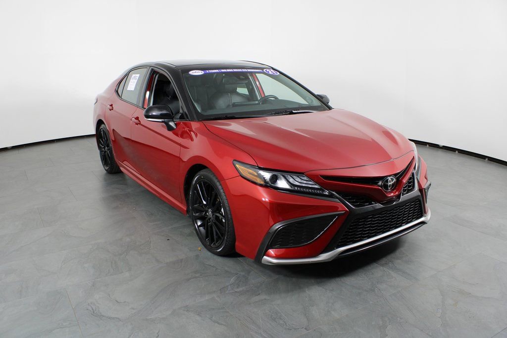 Used 2021 Toyota Camry XSE image 11