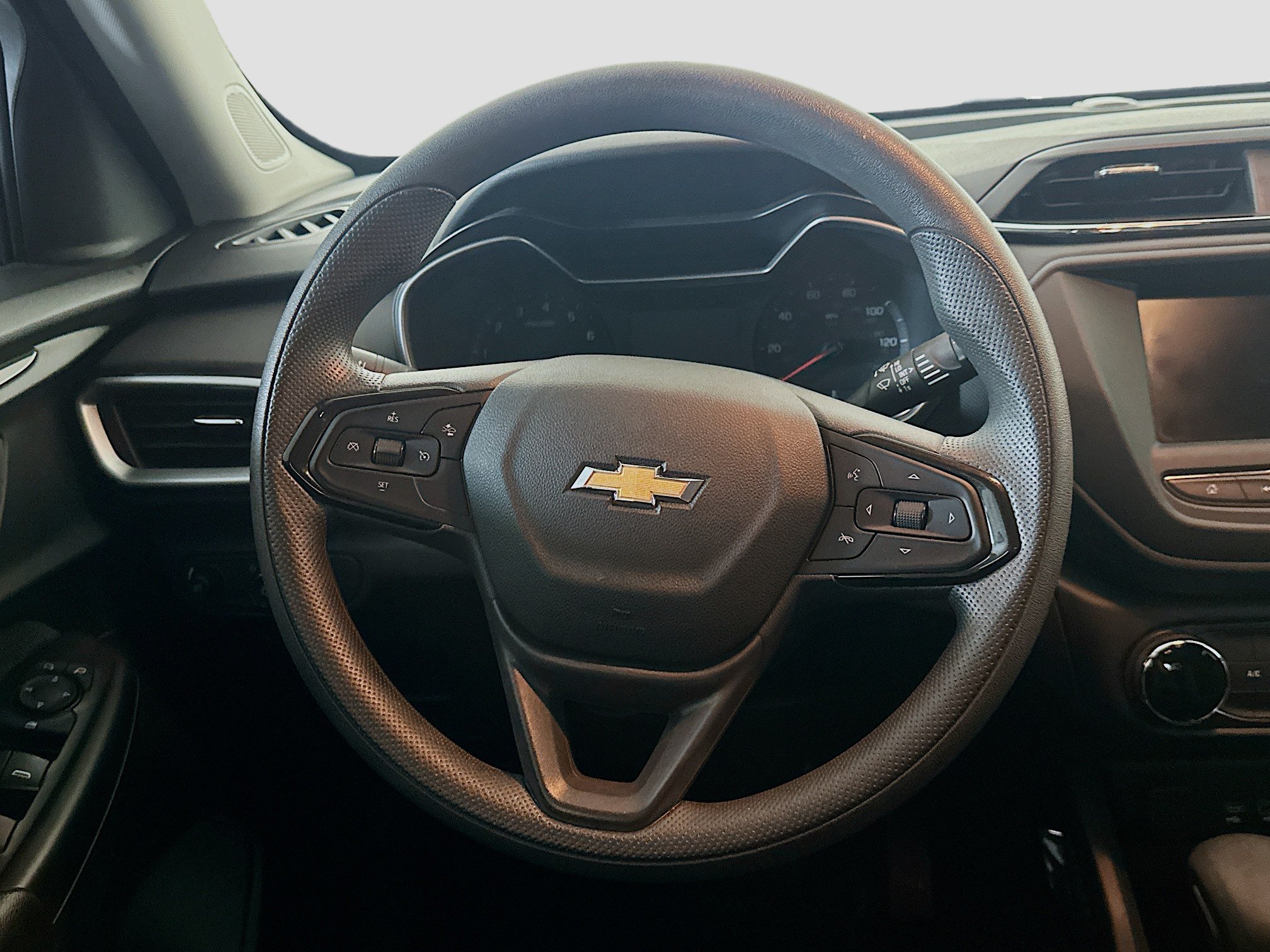 Used 2023 Chevrolet TrailBlazer LS FWD image 18