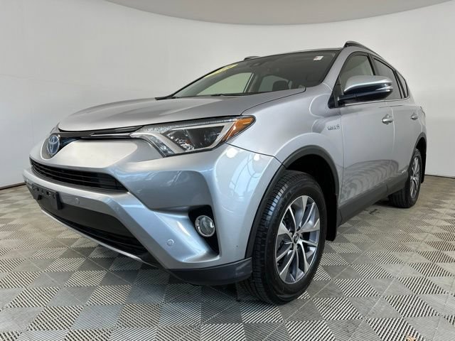 Used 2018 Toyota RAV4 XLE w/ Convenience Package AWD/4WD image 3