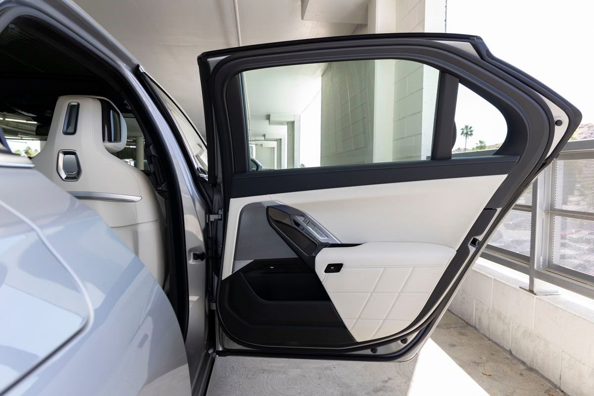 New 2026 BMW i7 eDrive50 RWD image 25