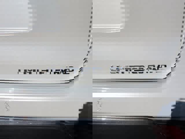 Used 2024 Toyota Highlander Limited image 8