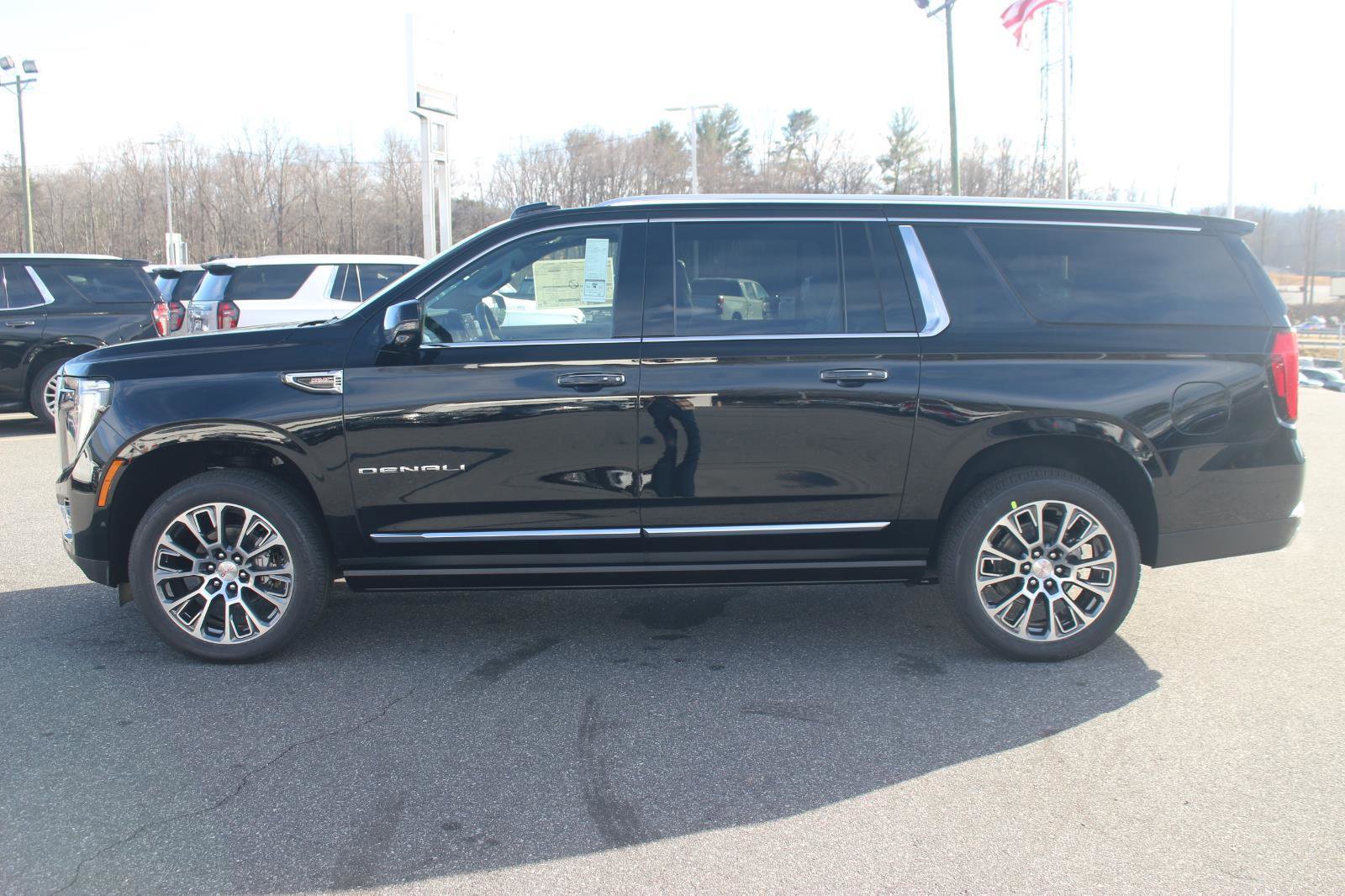 New 2026 GMC Yukon XL Denali w/ Sun & Power Step Package image 4
