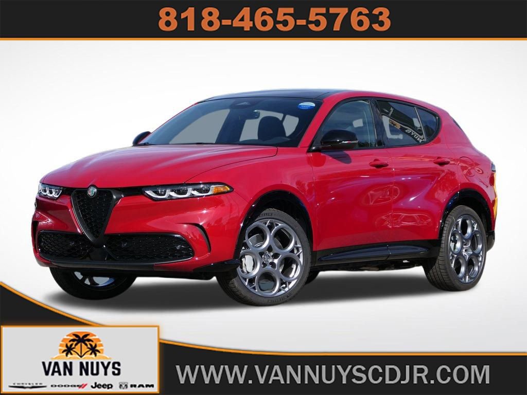 New 2025 Alfa Romeo Tonale w/ Premium Package