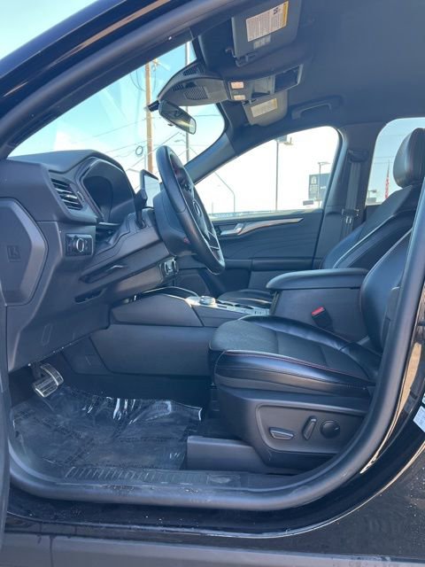 Used 2023 Ford Escape ST-Line image 23