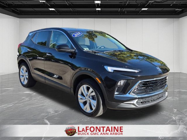 Used 2024 Buick Encore GX Preferred w/ Comfort Package AWD/4WD image 2
