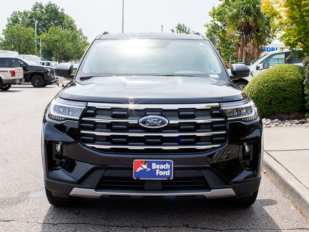 Used 2026 Ford Explorer Active w/ Active Comfort Package AWD/4WD image 2