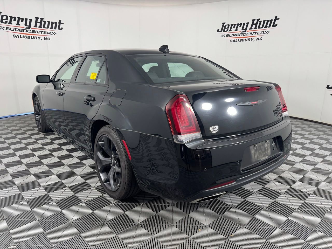 Used 2021 Chrysler 300 S RWD image 9