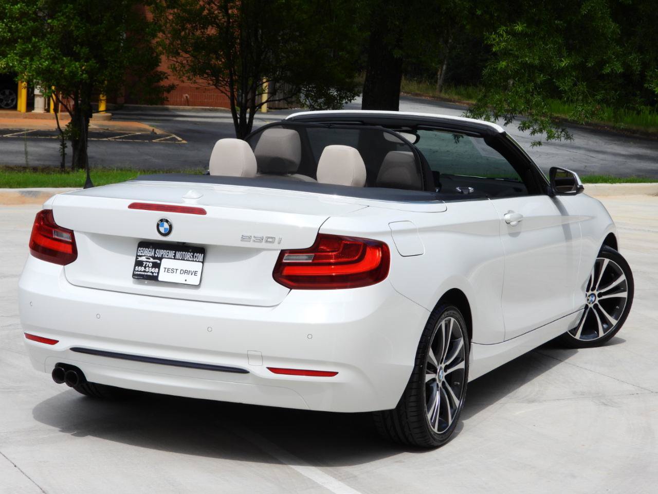 Used 2017 BMW 230i Convertible RWD image 9