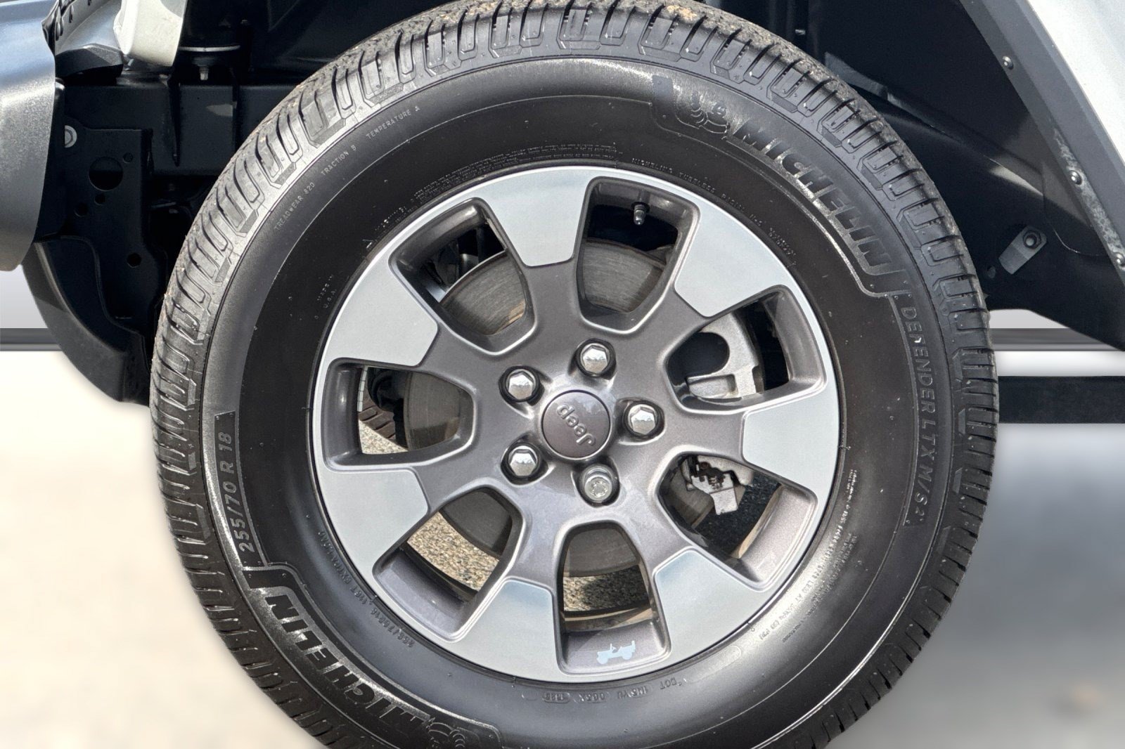 Used 2018 Jeep Wrangler Unlimited Sahara AWD/4WD image 13