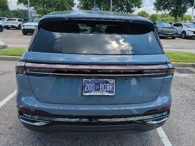 Used 2026 Lincoln Nautilus Premier AWD/4WD image 9