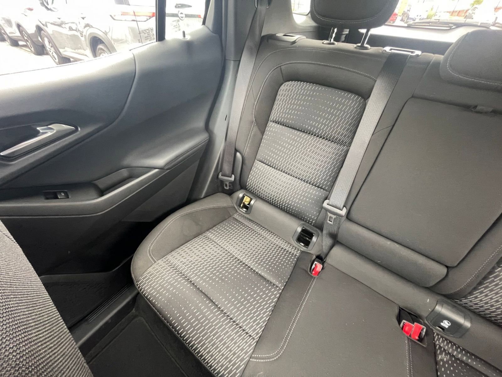 Used 2025 Chevrolet Equinox LT FWD image 39