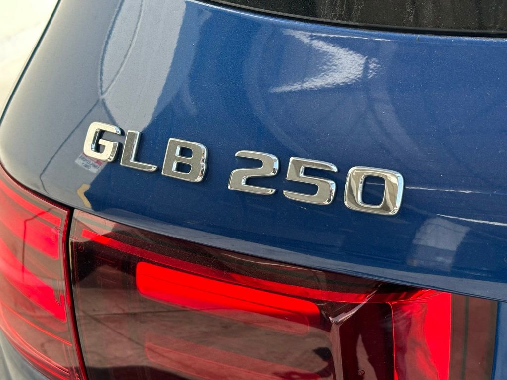 Used 2024 Mercedes-Benz GLB 250 image 11