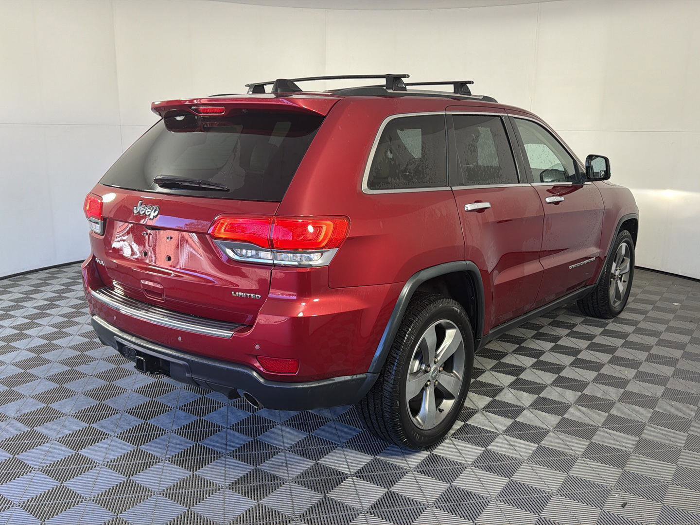 Used 2015 Jeep Grand Cherokee Limited w/ Luxury Group II AWD/4WD image 5