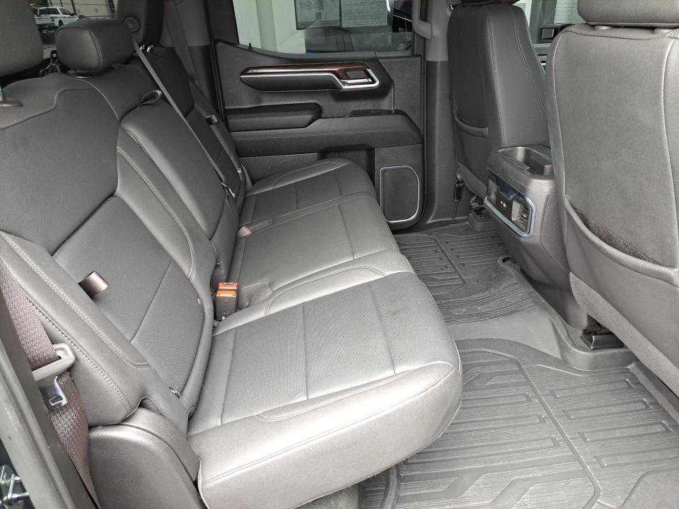 Used 2023 GMC Sierra 1500 SLT w/ SLT Premium Package AWD/4WD image 14