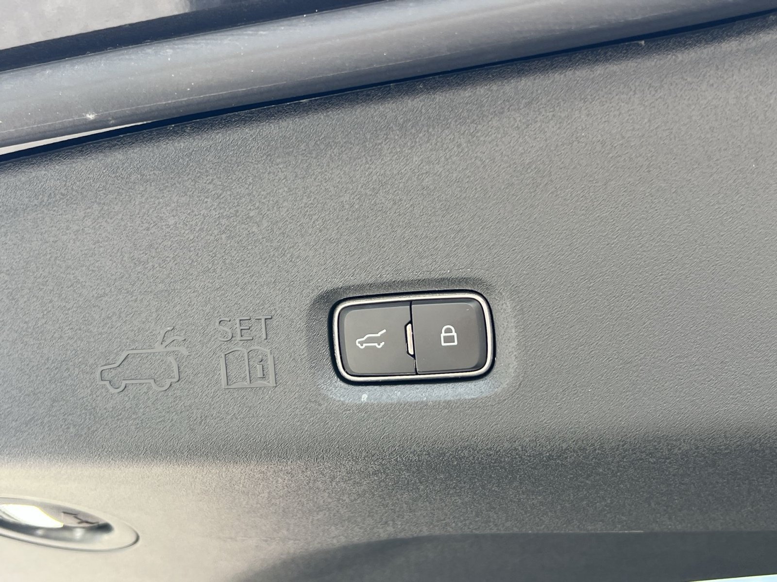Used 2025 Ford Expedition Active AWD/4WD image 28