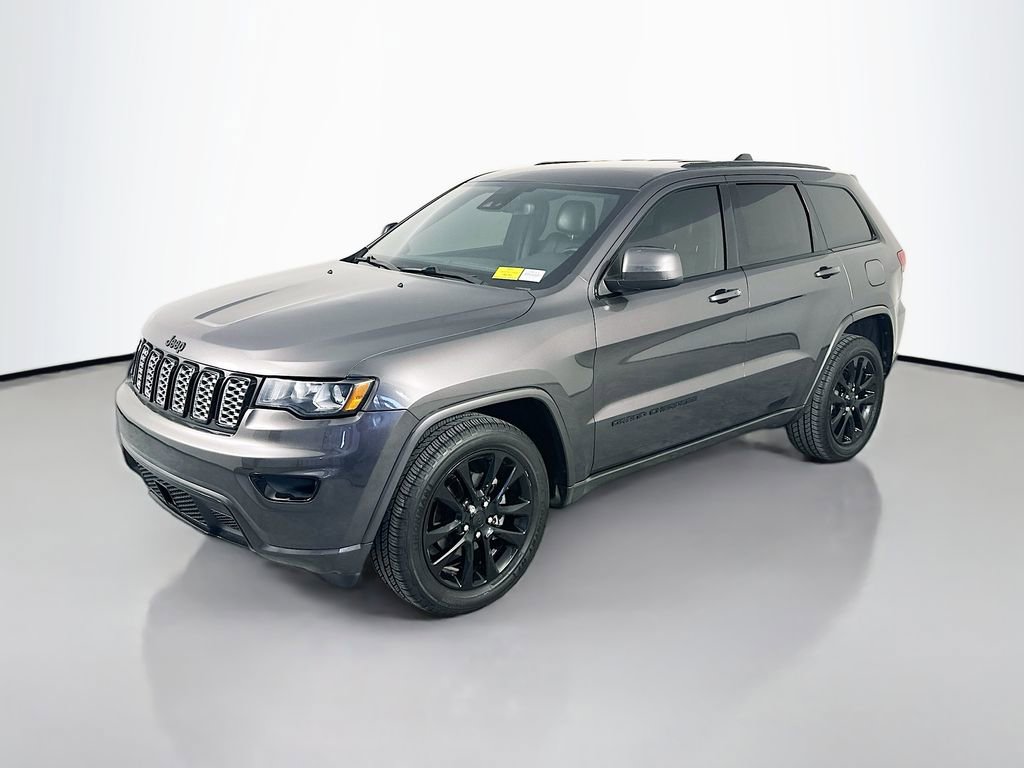 Used 2020 Jeep Grand Cherokee Altitude image 3