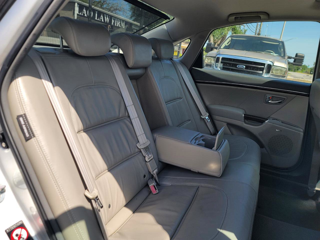 Used 2009 Hyundai Azera Limited w/ Ultimate Pkg 3 FWD image 16