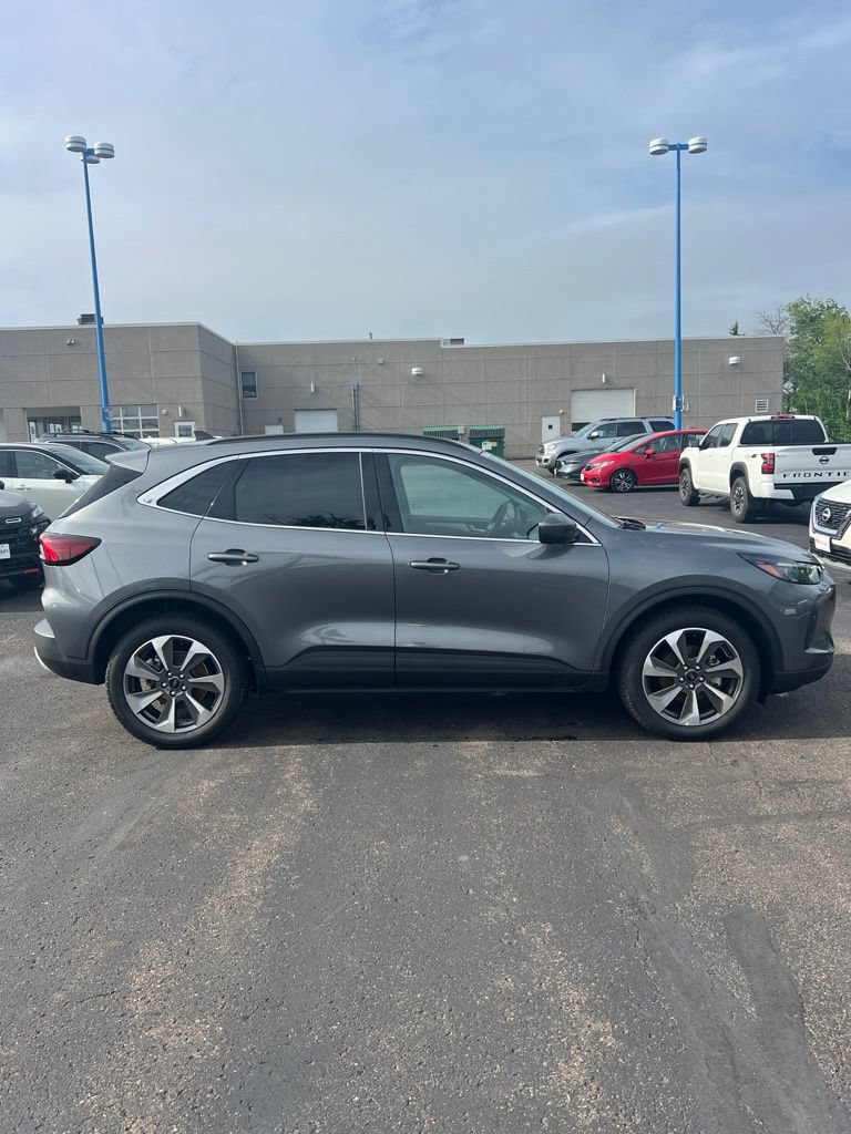 Used 2024 Ford Escape Platinum AWD/4WD image 4