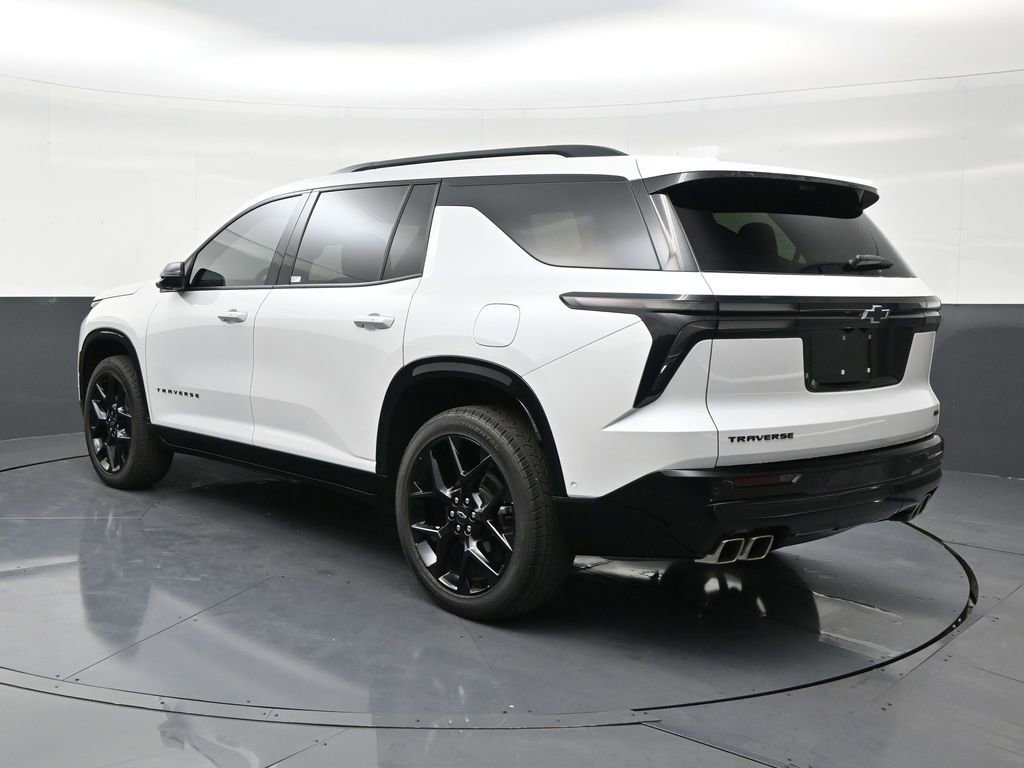 Used 2025 Chevrolet Traverse RS FWD image 3