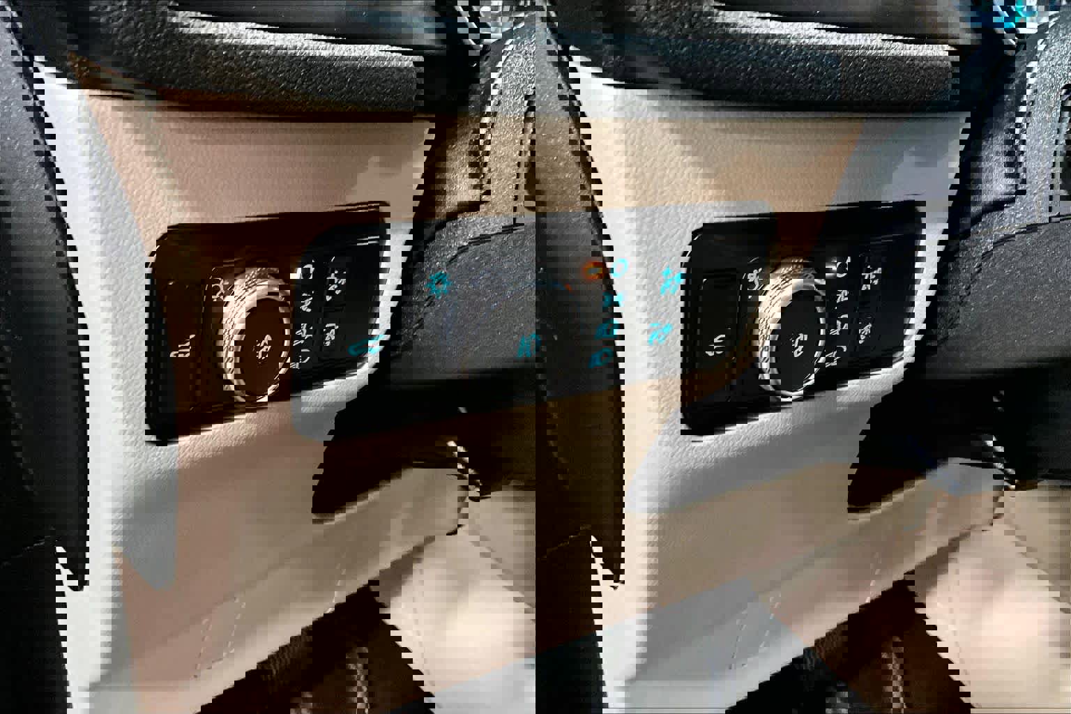 Used 2020 Ford Escape SEL image 33