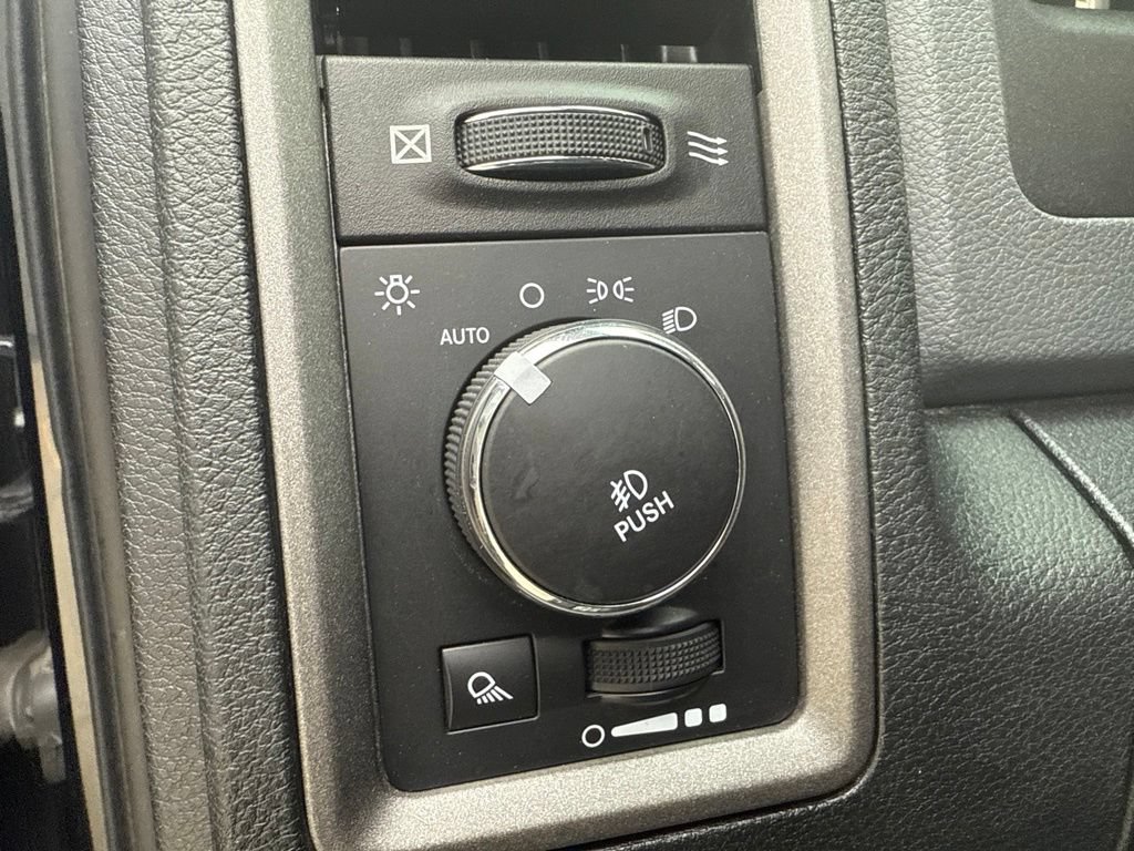 Used 2014 RAM 1500 Express w/ Black Ram 1500 Express Group AWD/4WD image 21