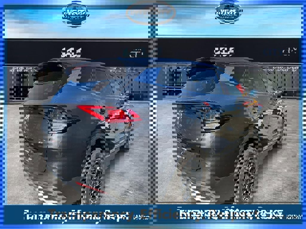 Certified 2024 Kia Sportage LX image 4