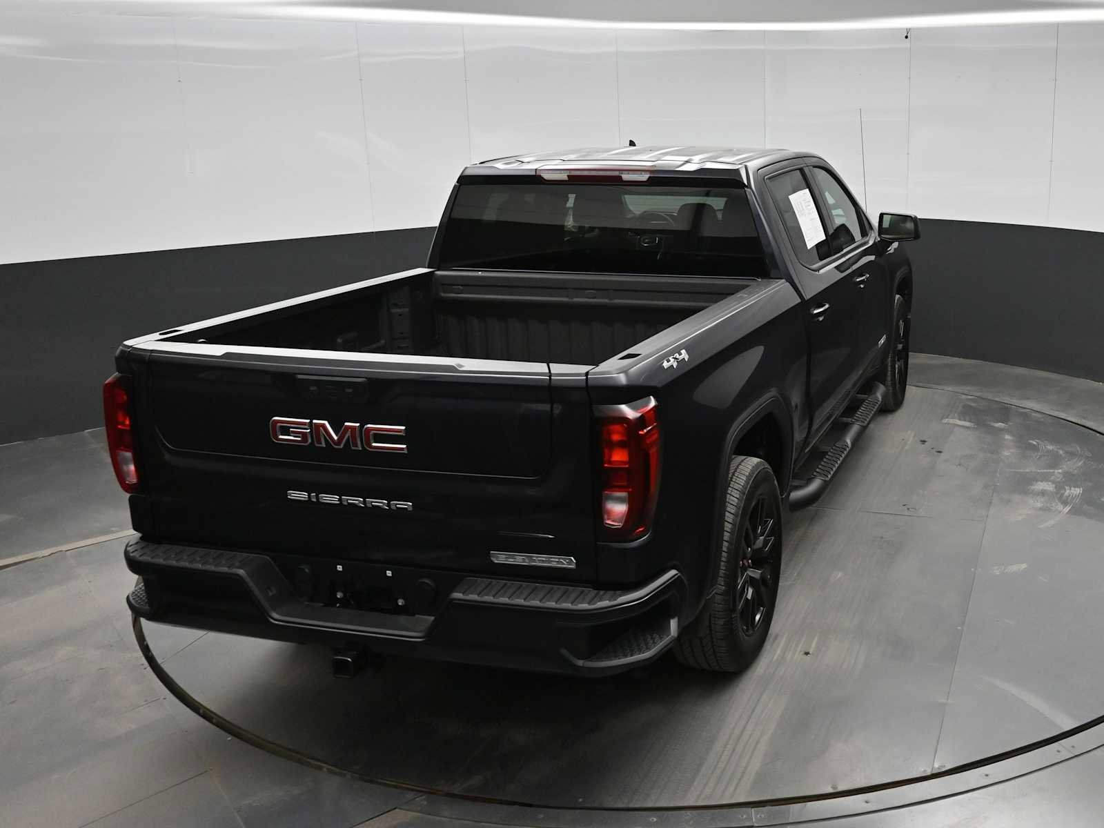Used 2024 GMC Sierra 1500 Elevation image 29