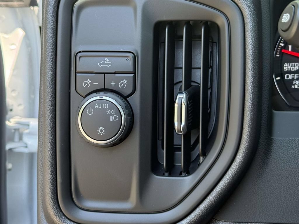 Used 2025 Chevrolet Silverado 1500 W/T RWD image 18
