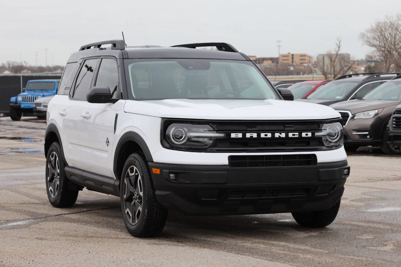 Used 2022 Ford Bronco Sport Outer Banks image 4