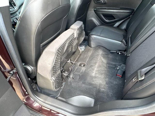 Used 2022 Chevrolet Trax LT w/ LT Convenience Package AWD/4WD image 30