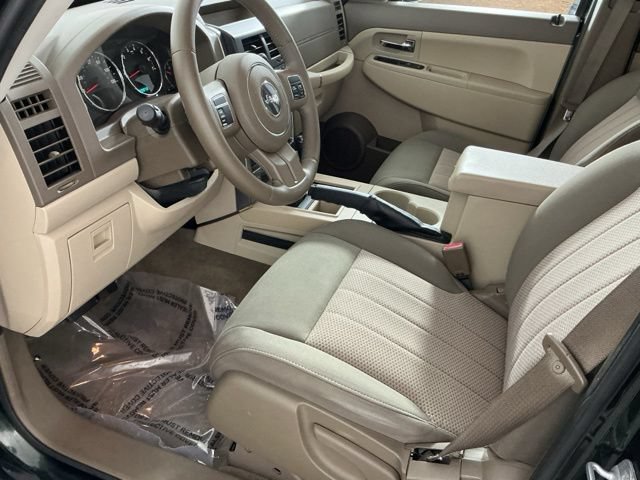 Used 2011 Jeep Liberty Sport w/ Popular Equipment Group AWD/4WD image 8