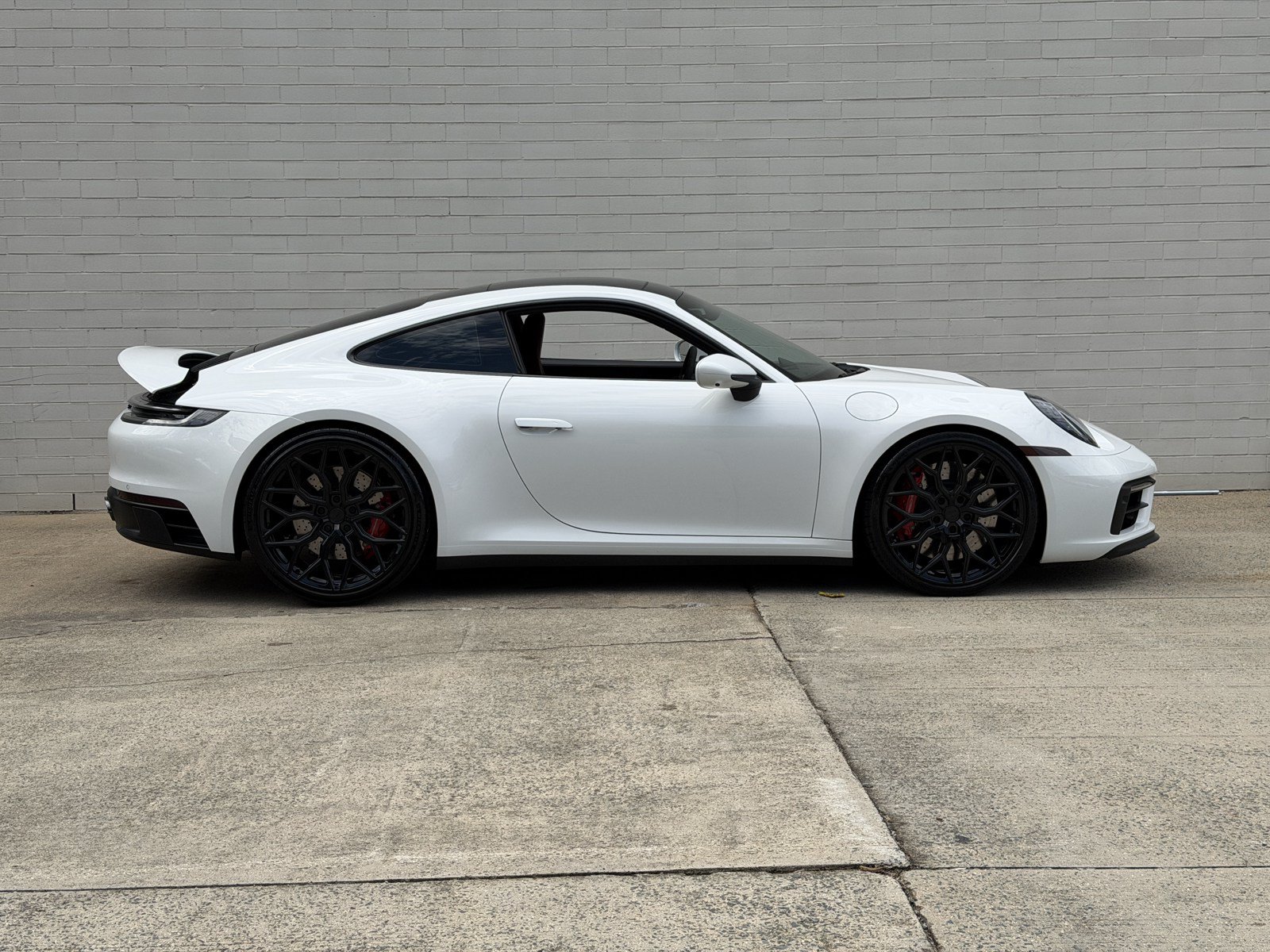 Used 2022 Porsche 911 Carrera 4 GTS AWD/4WD image 2