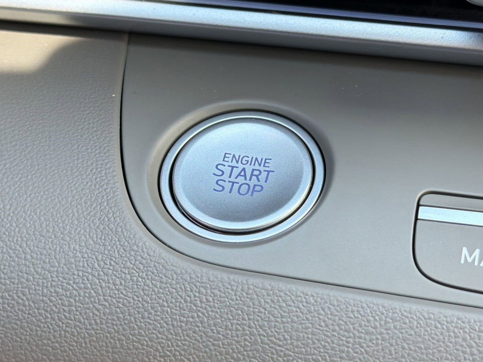 Used 2025 Hyundai Elantra SEL image 27