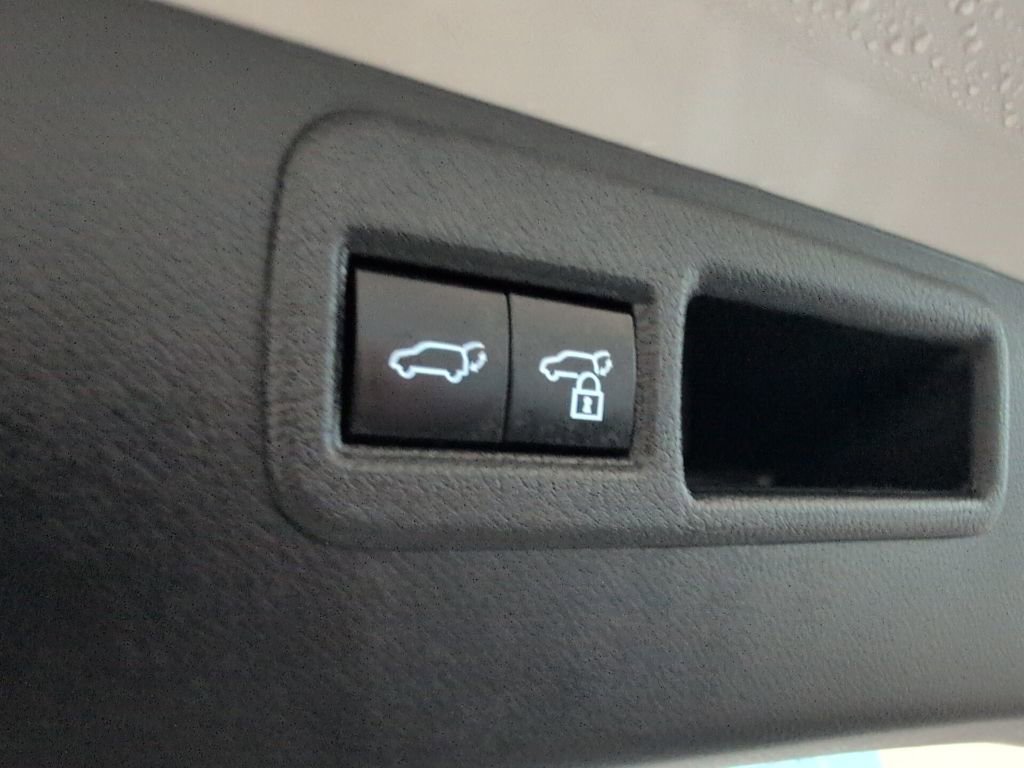 Certified 2023 Toyota Venza Limited image 13